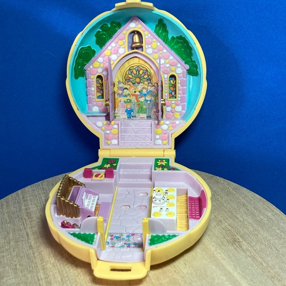 Vintage 1989 | Polly Pocket | Bridesmaid Polly Compact - Picture 2 of 9